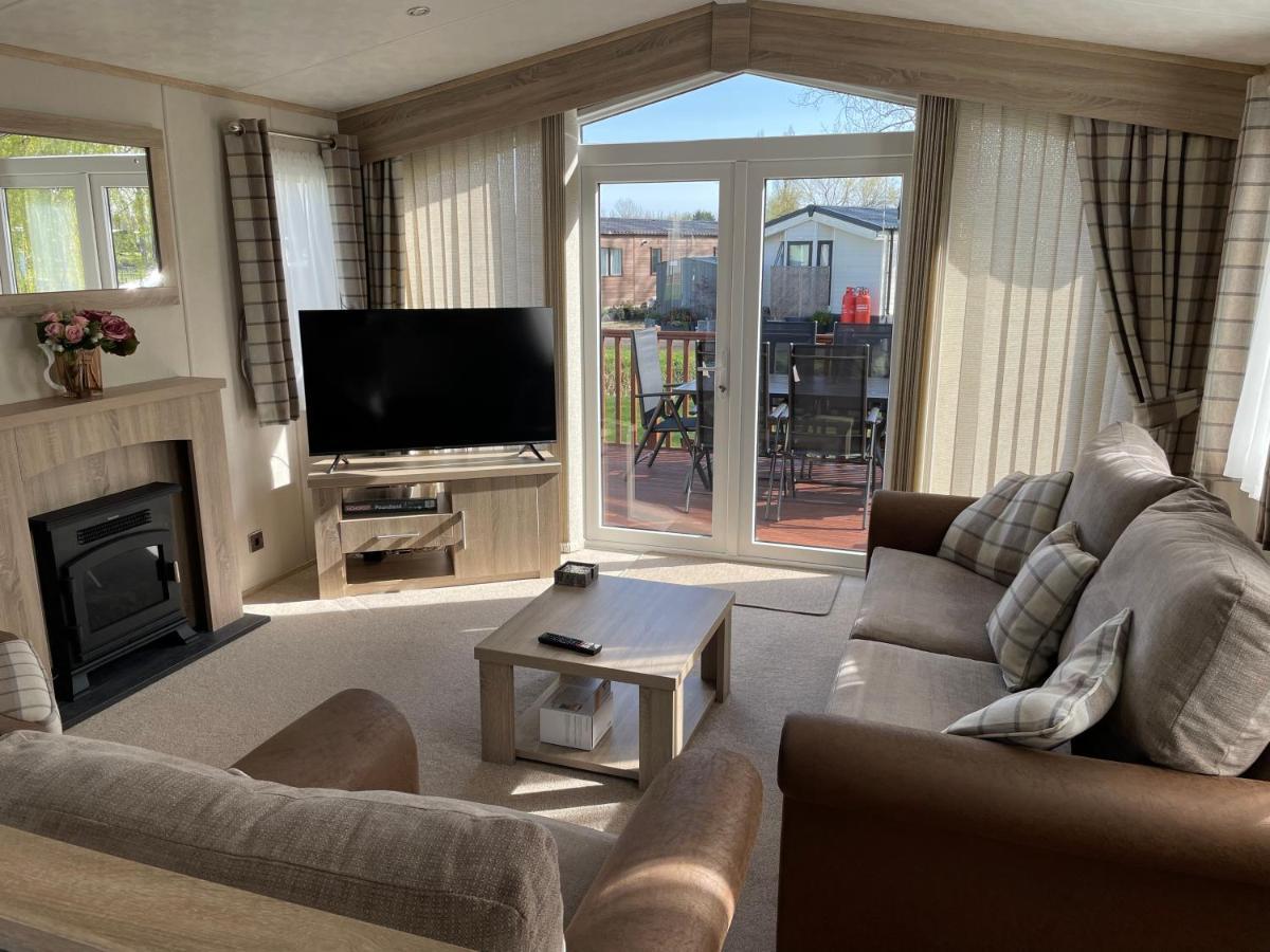 Beautiful 2 Bedroom Helmsley Lodge Northampton Kültér fotó