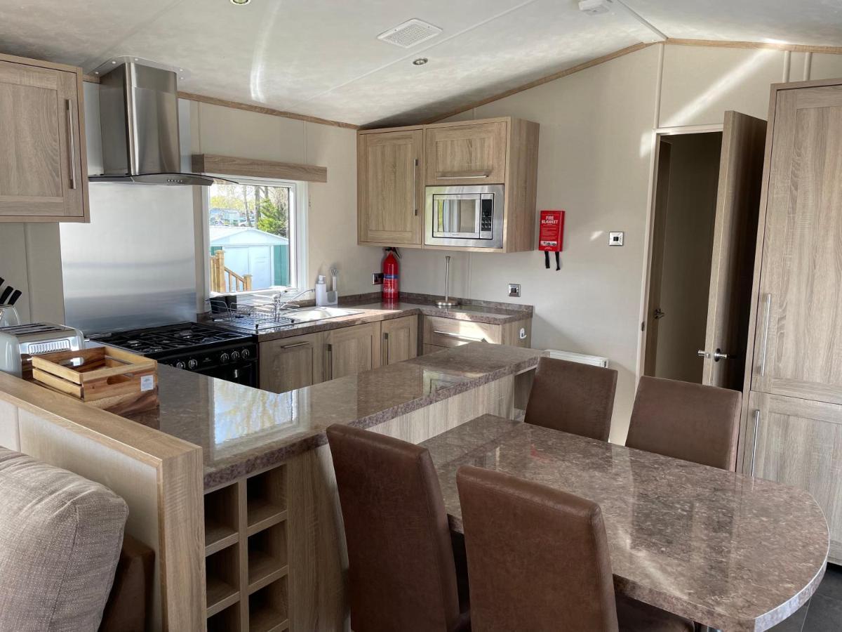 Beautiful 2 Bedroom Helmsley Lodge Northampton Kültér fotó