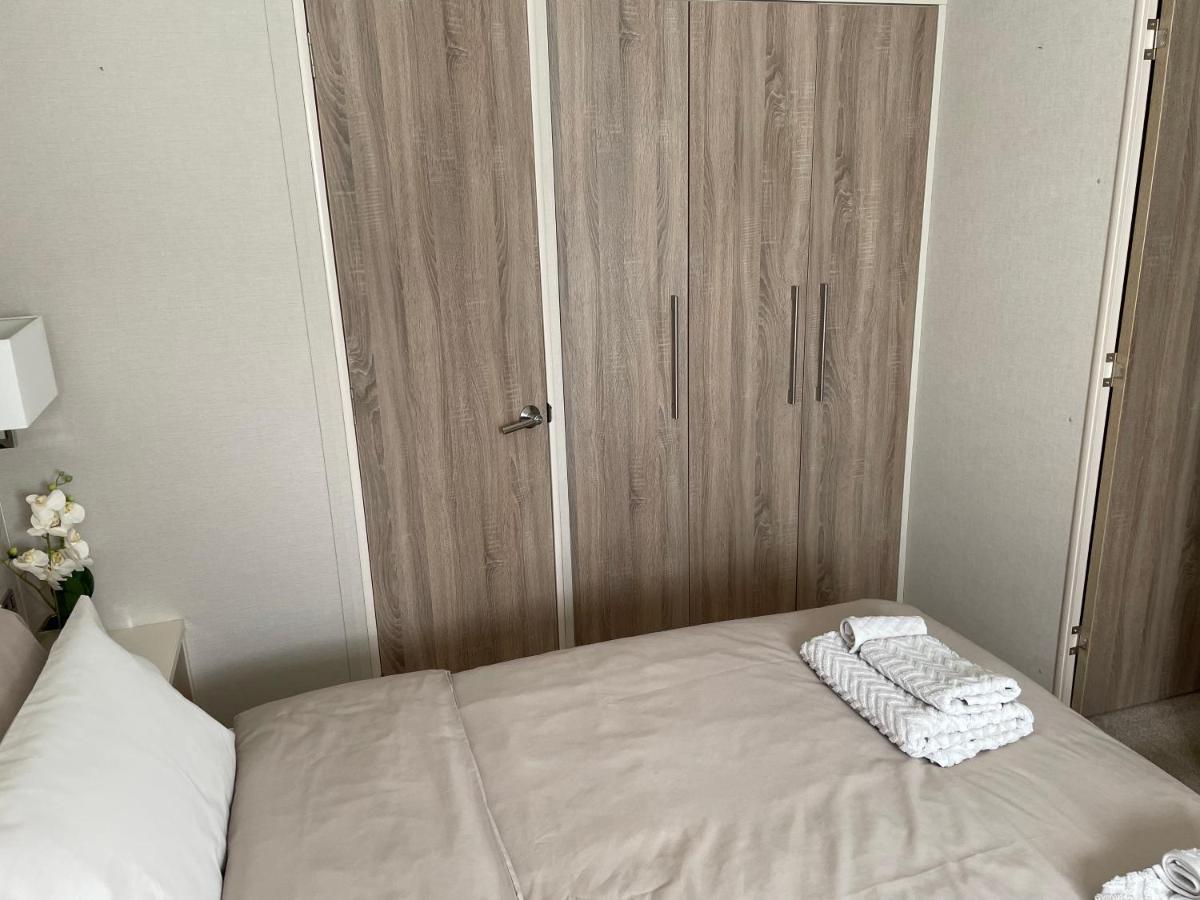Beautiful 2 Bedroom Helmsley Lodge Northampton Kültér fotó