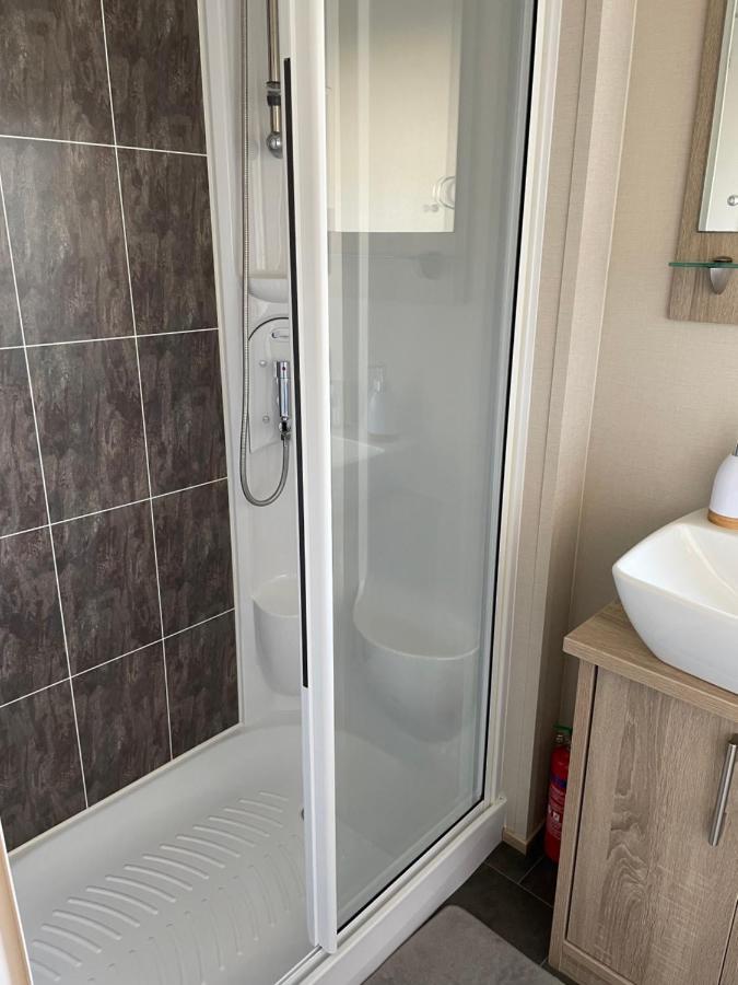 Beautiful 2 Bedroom Helmsley Lodge Northampton Kültér fotó