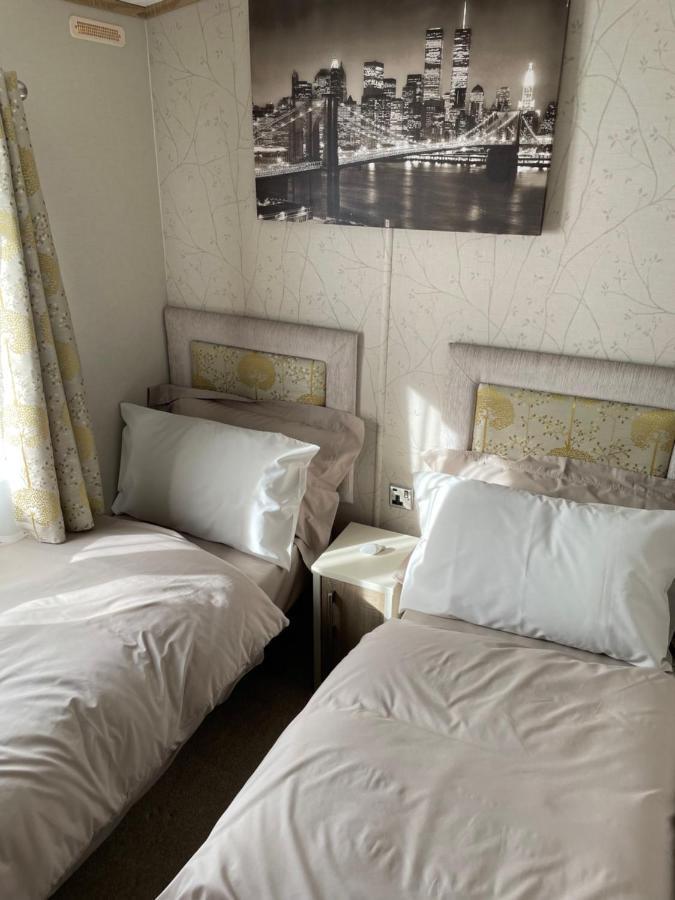 Beautiful 2 Bedroom Helmsley Lodge Northampton Kültér fotó